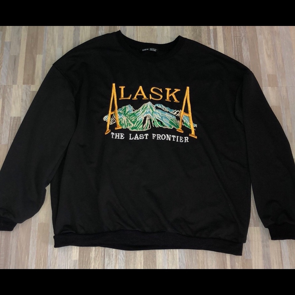 SHEIN embroidered Alaska crewneck longsleeve